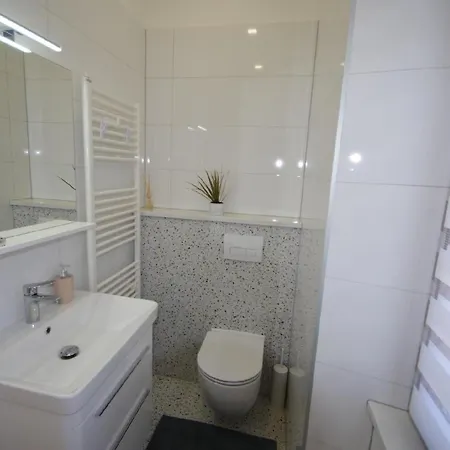 Moderne 2-schlafzimmer-wohnung In *