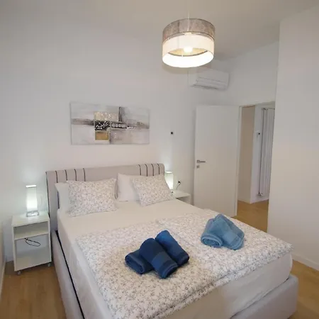 Moderne 2-schlafzimmer-wohnung In