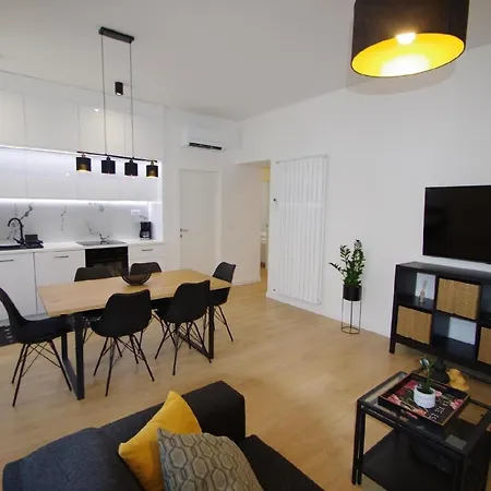 Moderne 2-schlafzimmer-wohnung In شقة بولا